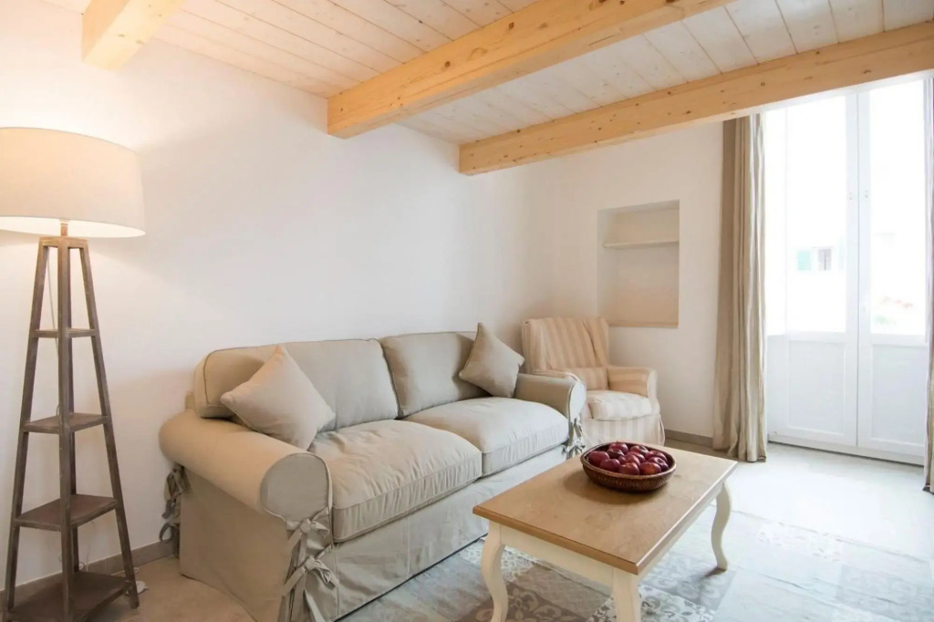 family-friendly apartment, parking possibilities, excellent location-Dimora Via Vitti 2