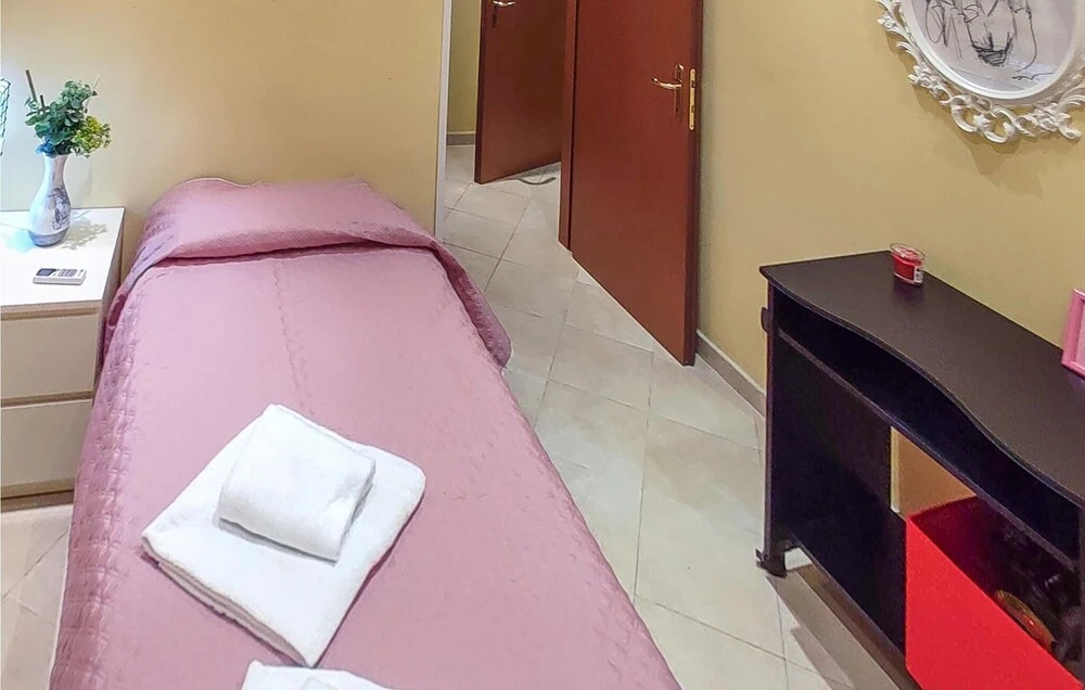 Stunning Apartment in Roma With Wifi and 2 Bedrooms