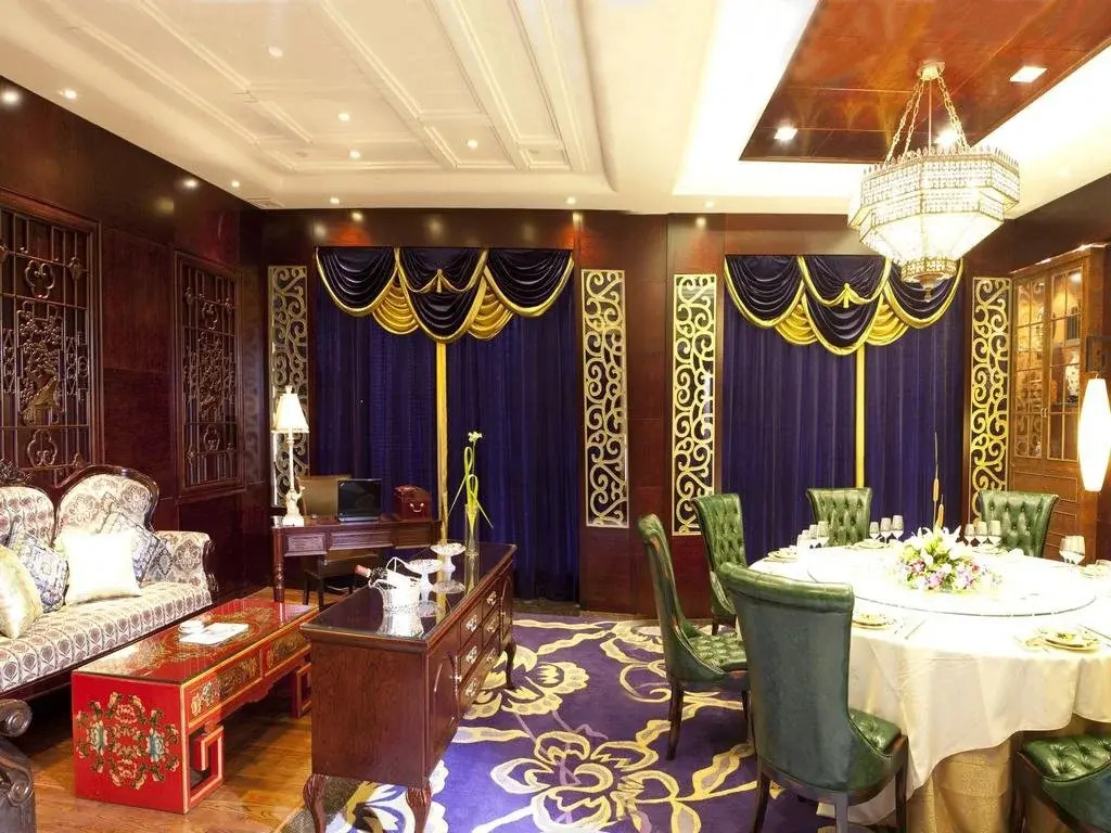 Yuntianlou Holiday Royal Hotel