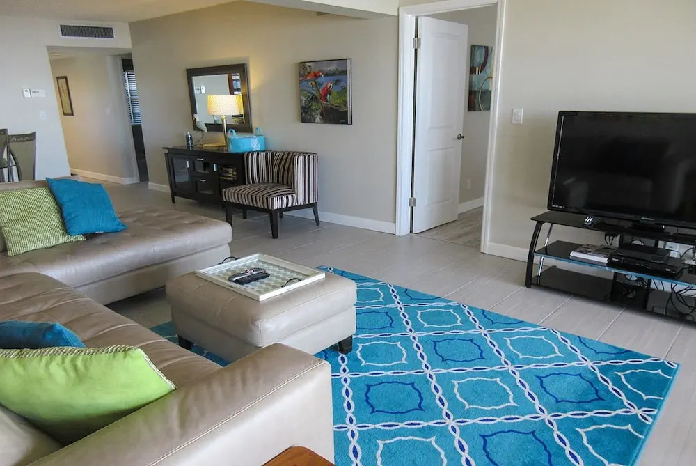 Eden House PH4 2 Bedrooms 2 Bathrooms Condo