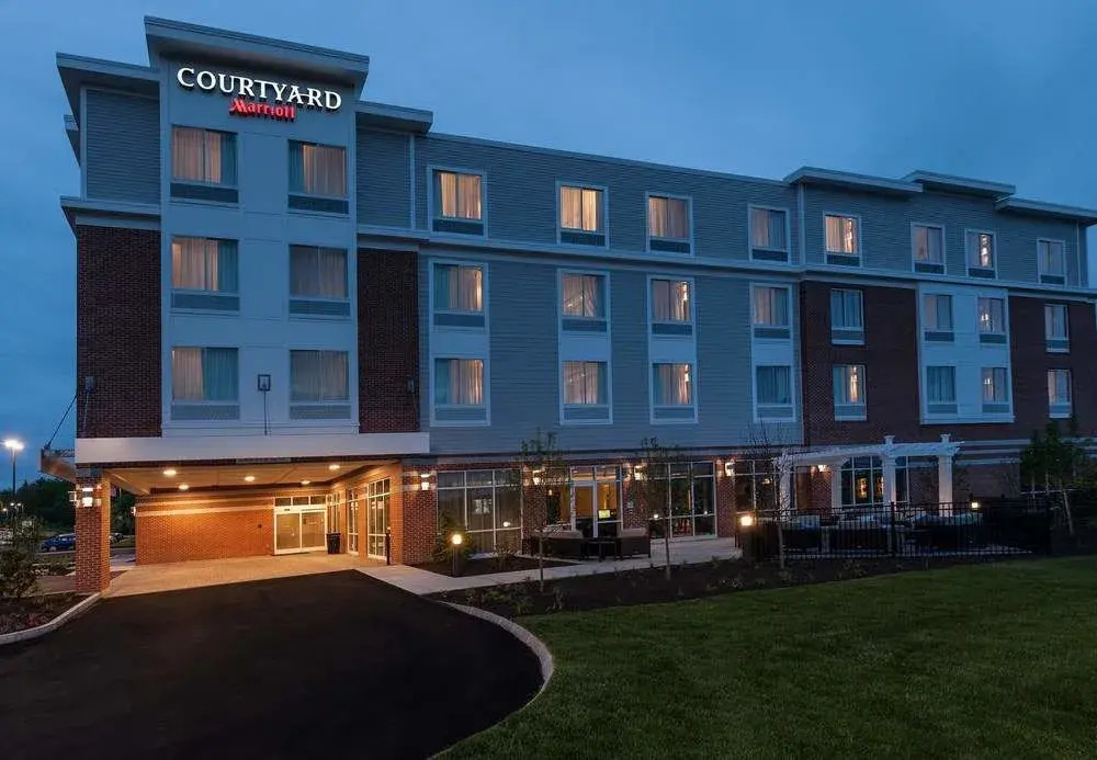 Courtyard Boston Littleton