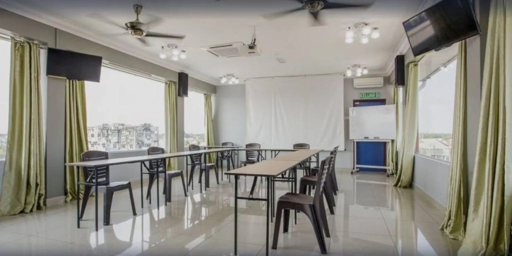 Coastal Park Hotel