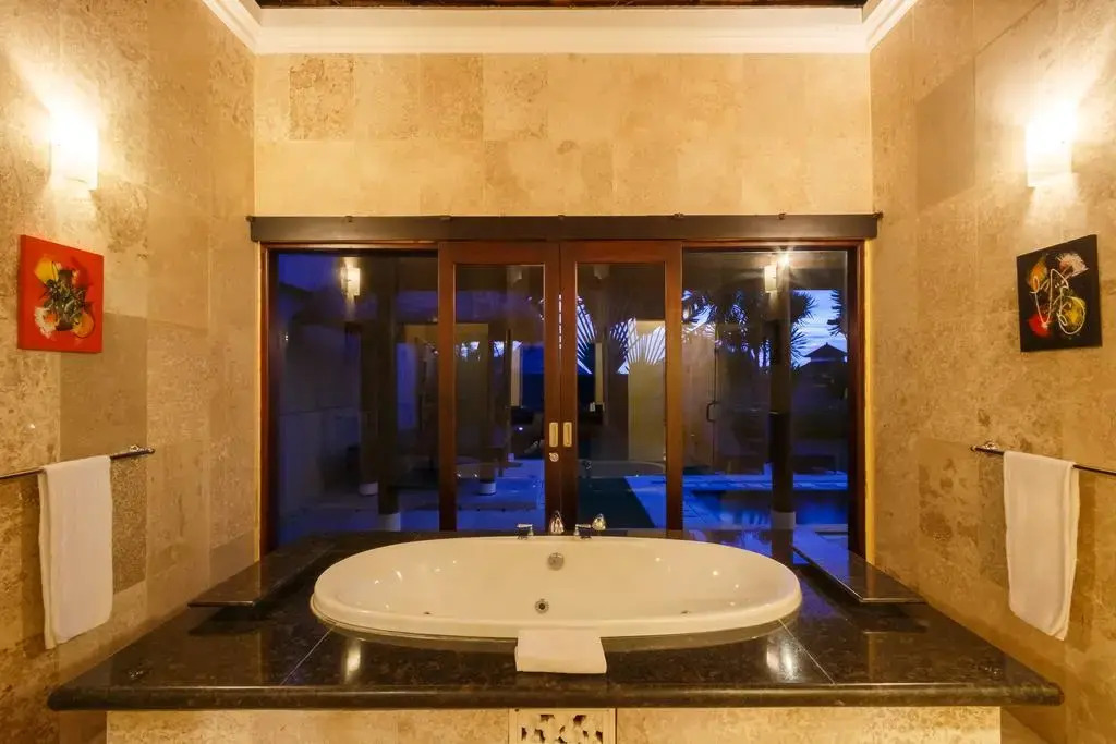 Hillstone U Villa