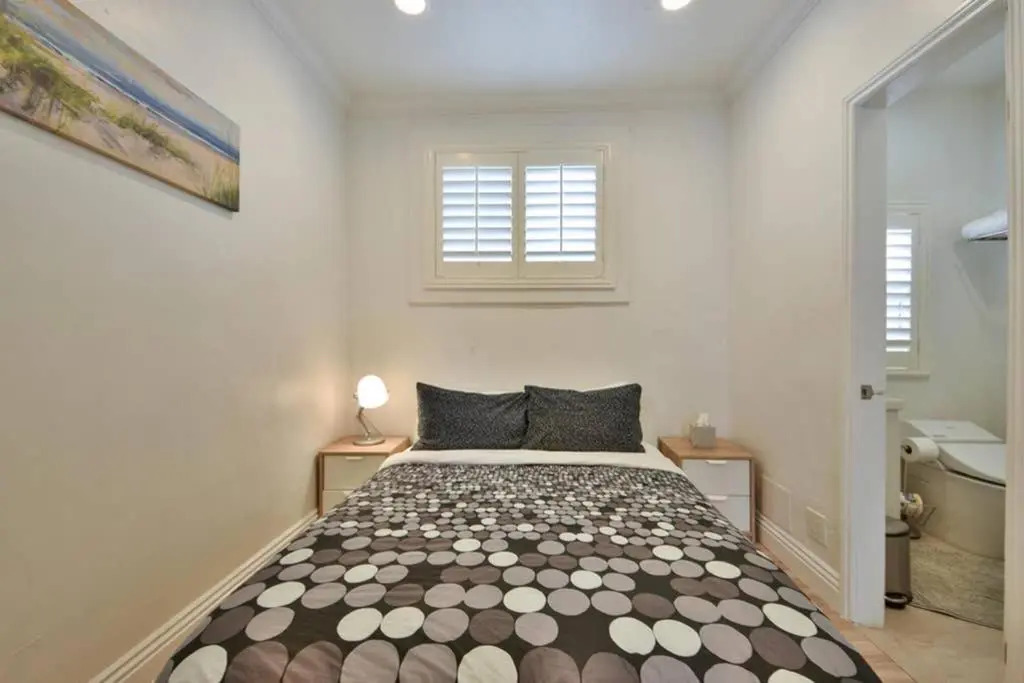 1000#3 Renovated Home by Beach & Sand - AC & More!