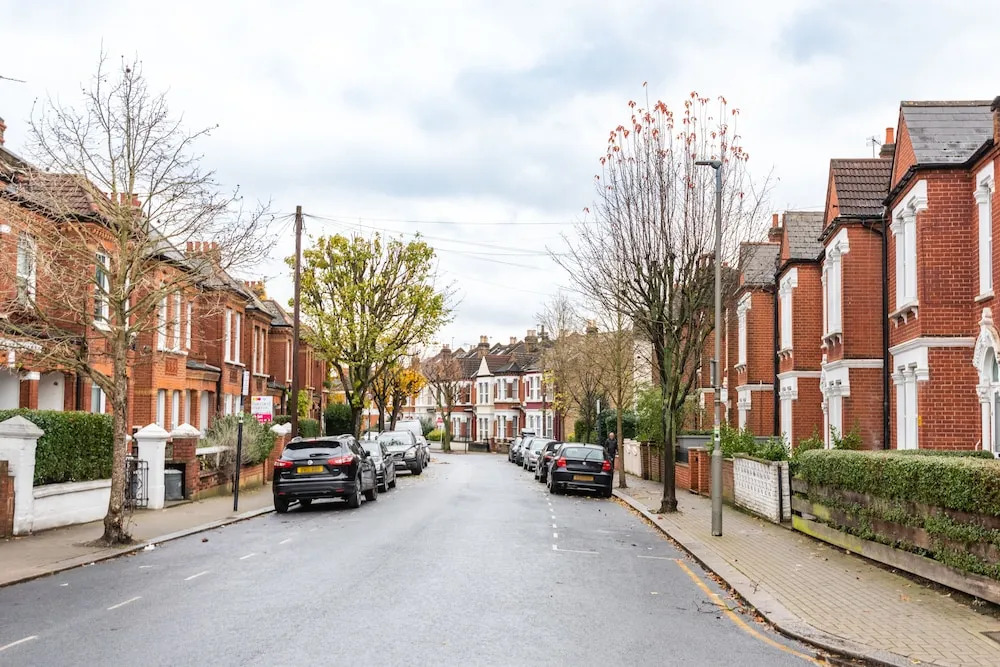 Bright Family Home close to Wandsworth Common