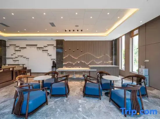 Ruijing Hotel (Wuhan Guiyuan Temple Zhongjiacun Subway Station Store)