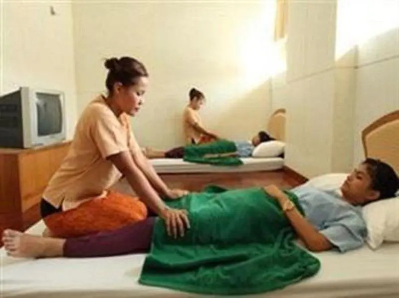 Diamond Plaza Hotel