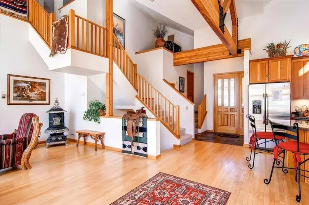 Gold Flake Lodge Main Street By Pinnacle Lodging
