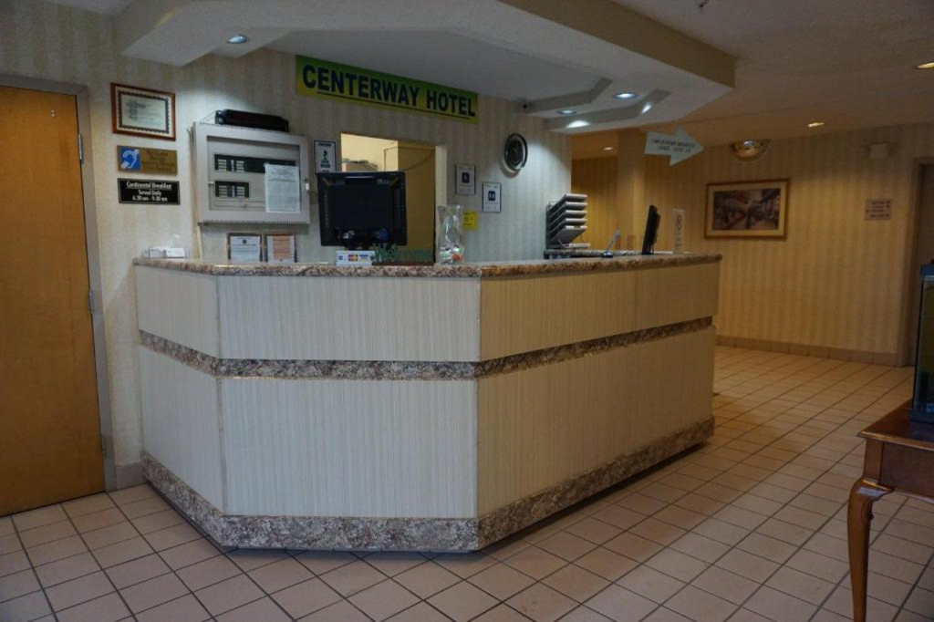 CenterWay Hotel Buffalo North Near University