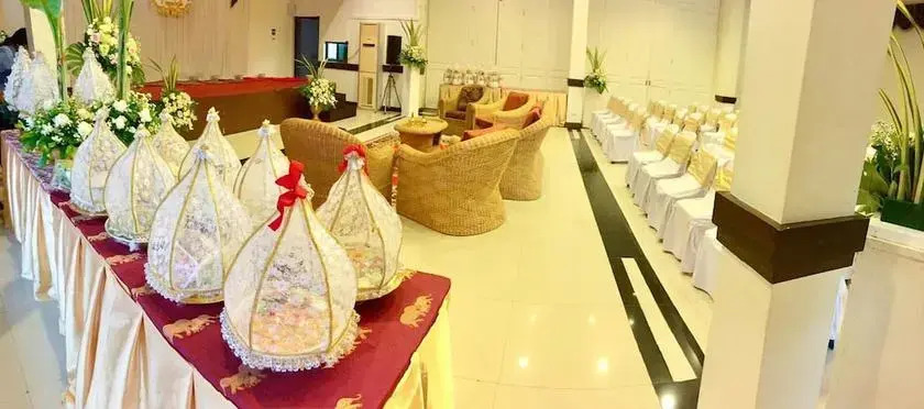 Bann Romyen Klang Dong