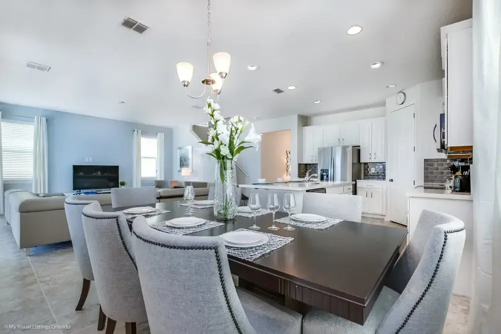 Beautiful 4 Bed With Pool & Spa