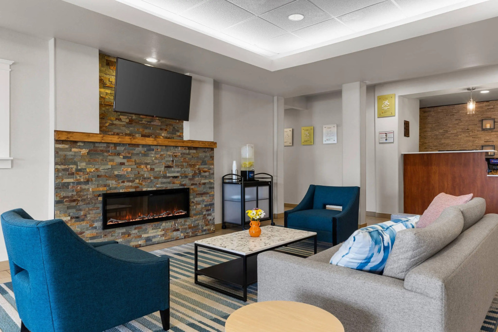 Comfort Inn & Suites Marion I-57