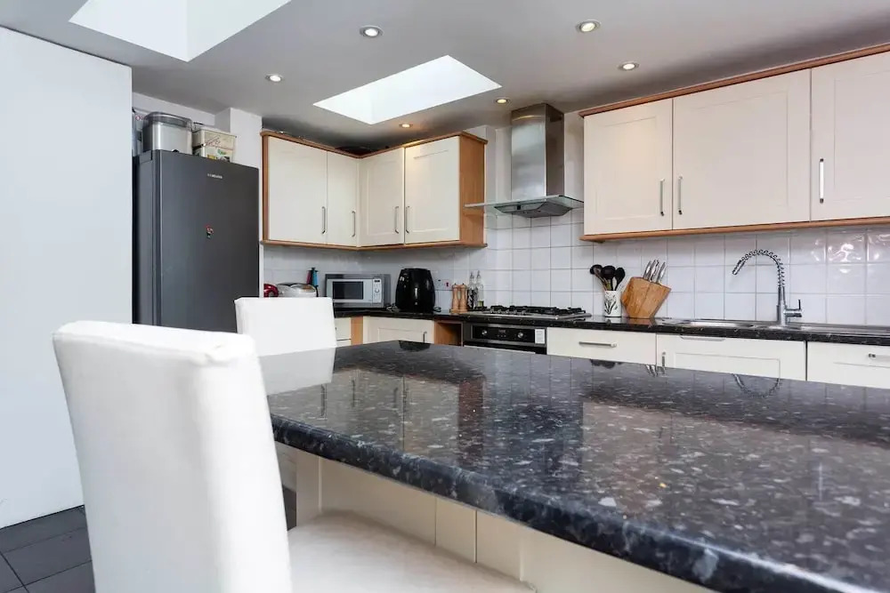 Veeve - Homely Hammersmith