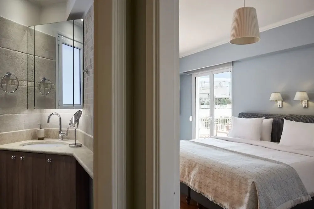 Fabulous 3BD Apt close to Kalimarmaro