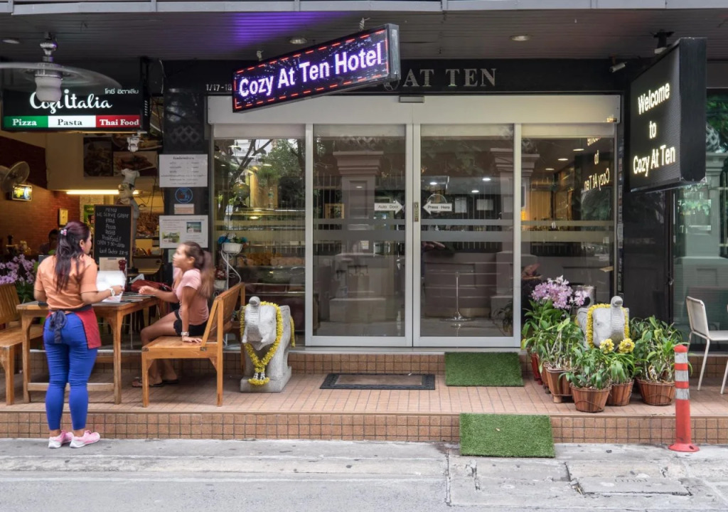 Cozy at Ten Hotel Bangkok