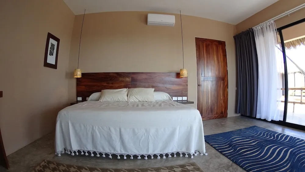 Lya Beach House