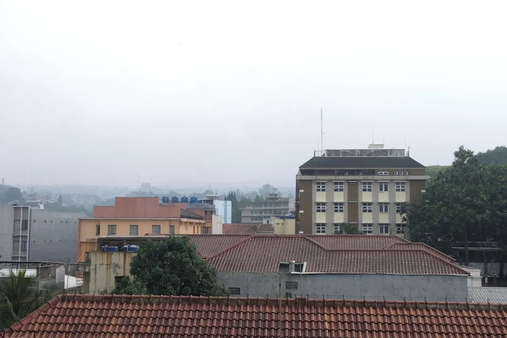Good Deal Studio Apartment At Parahyangan Residence