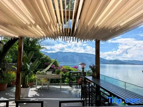 Wind Courtyard Seaview Inn