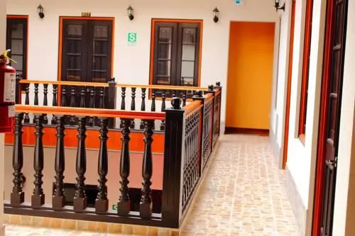 Colonial Plaza Hotel