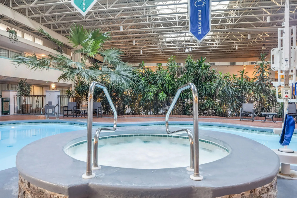 Ramada by Wyndham State College Hotel & Conference Center