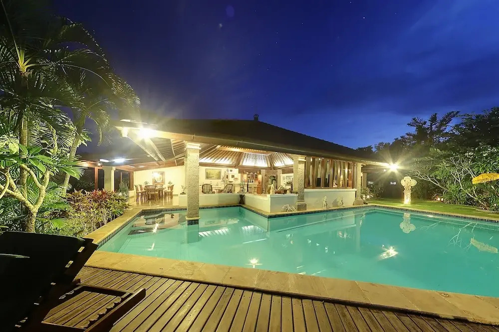 Senyum Villa