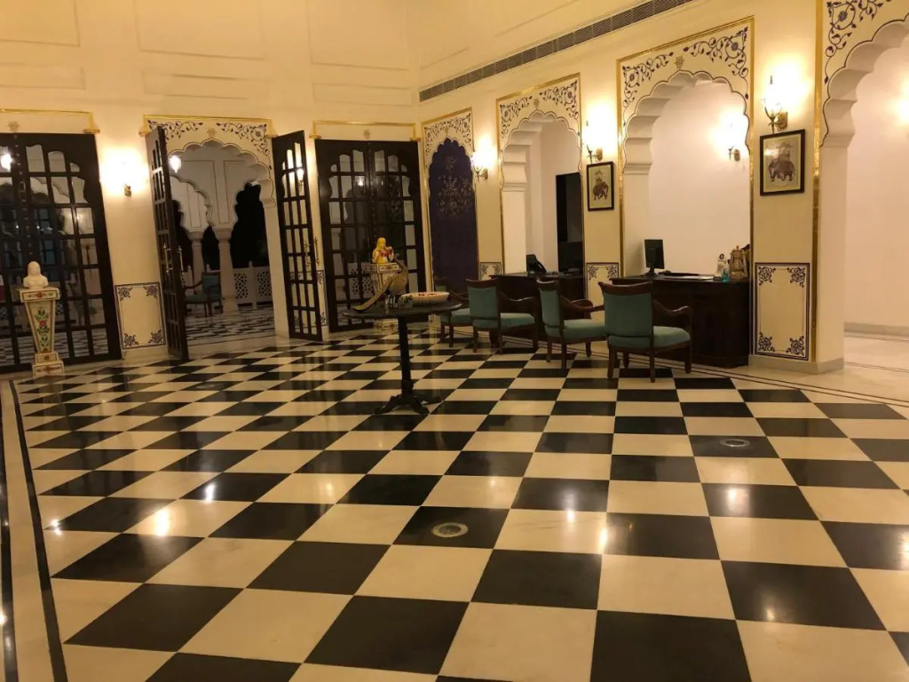 Hotel Raj Bagh Palace