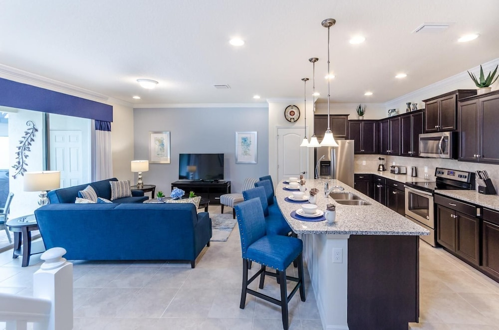 Themed 5BR Home Near Disney