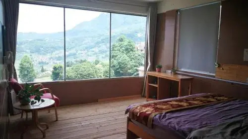 Green Hostel & Sunny Guesthouse