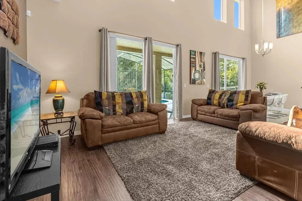 Upstay Home w Pool Hot Tub Patio - Pet Friendly