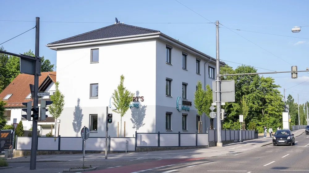 Henrys Sleeping am Augsburger Eiskanal