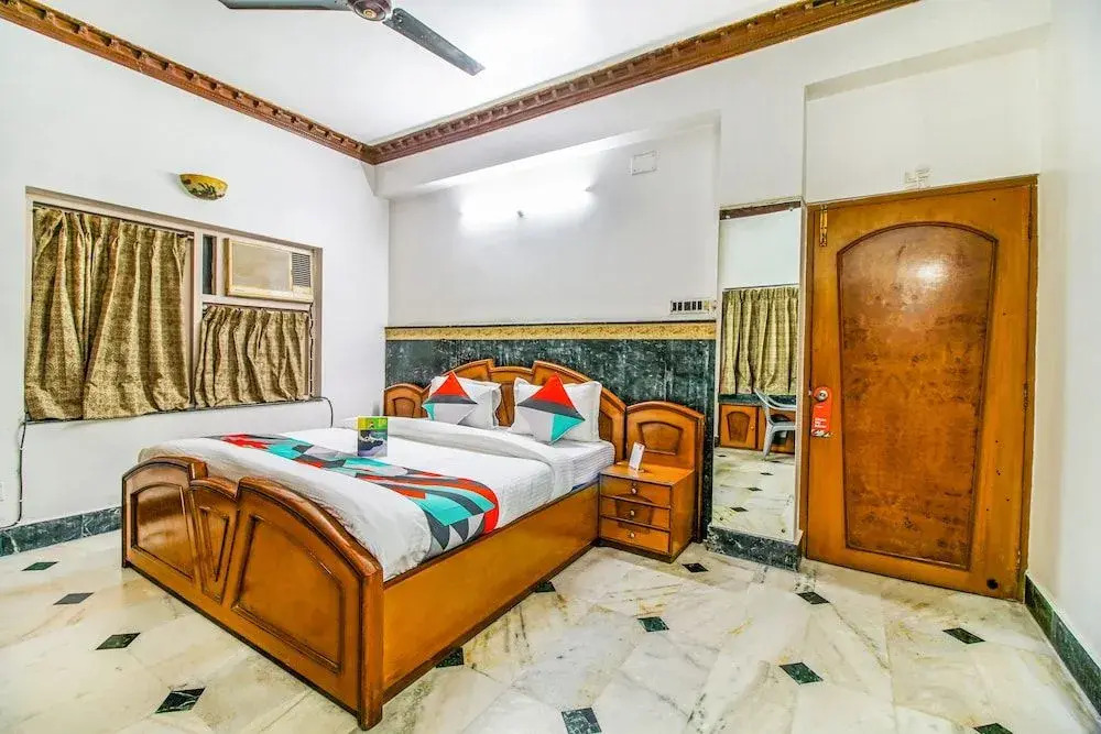 FabExpress Sataksi Guest House