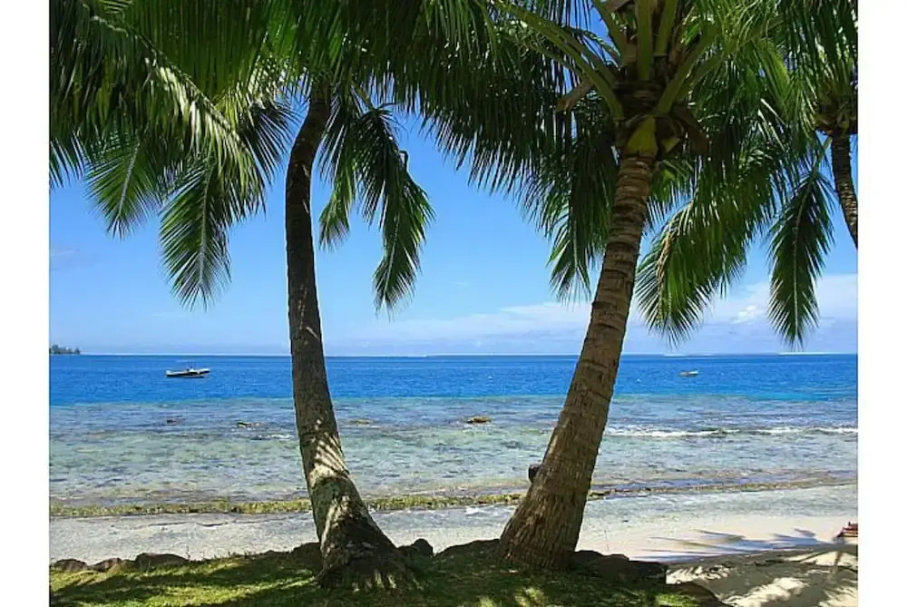 Fare Upu beach front cottage - Moorea