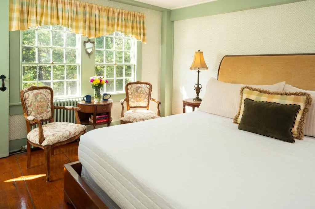 Waldo Emerson Inn