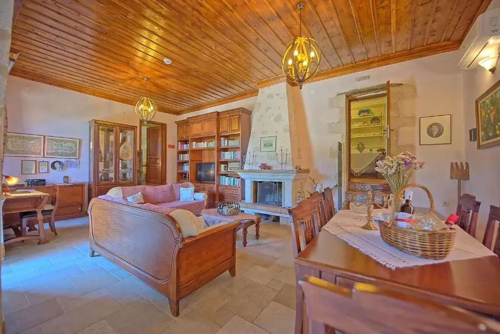 Villa Rodanthi by MediterraneanVillas