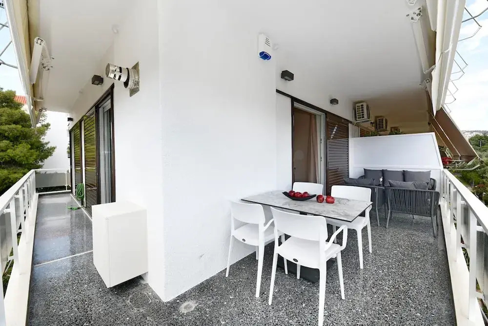 Zana s Cozy Apartment at Glifada