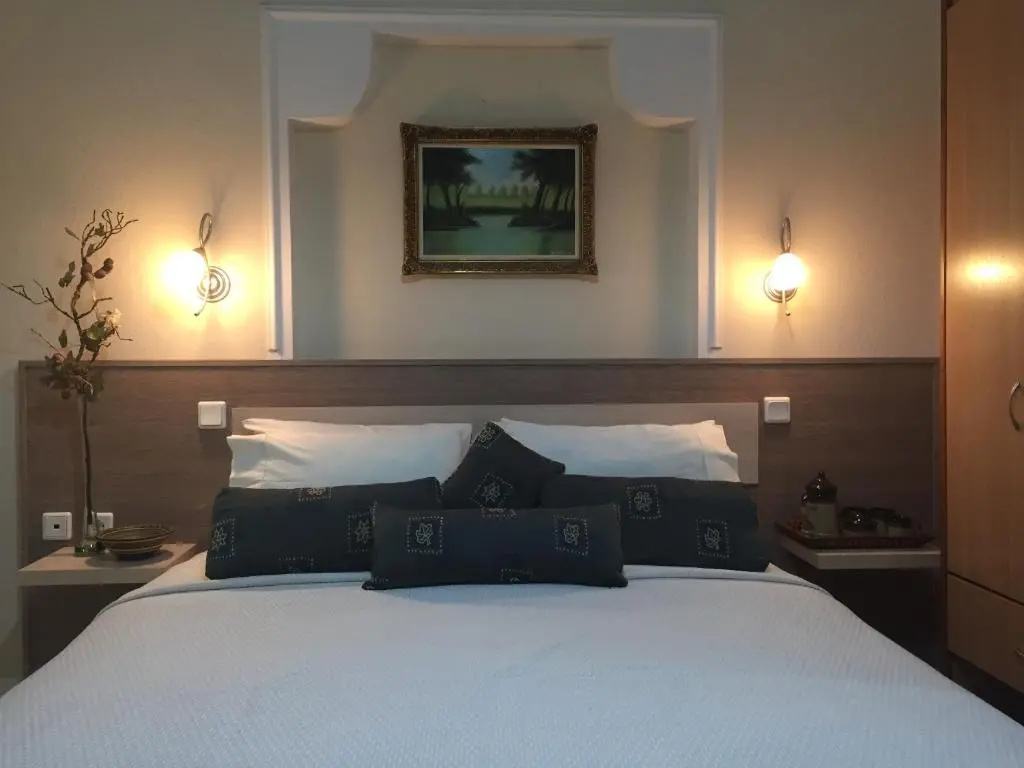 Litsa Haus Estate Residences & Suites