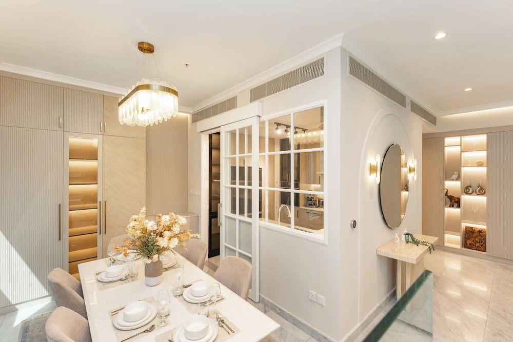 PVH - Central Park 1BR with Study Room