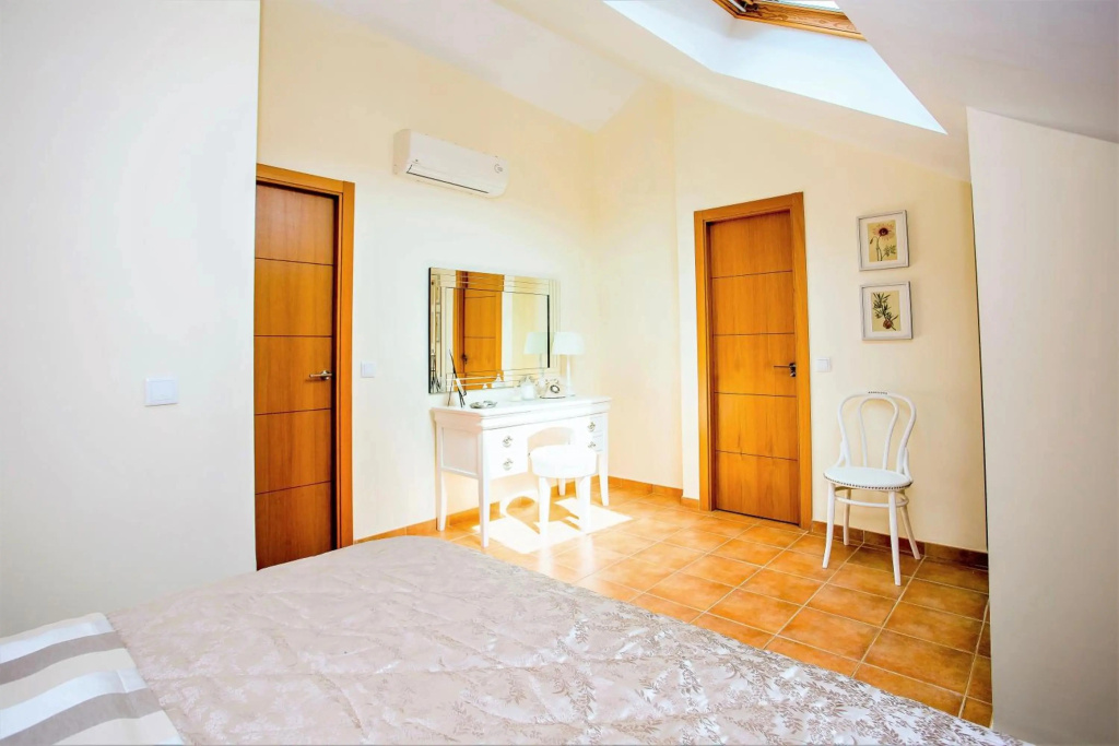 The Old Town Apartment