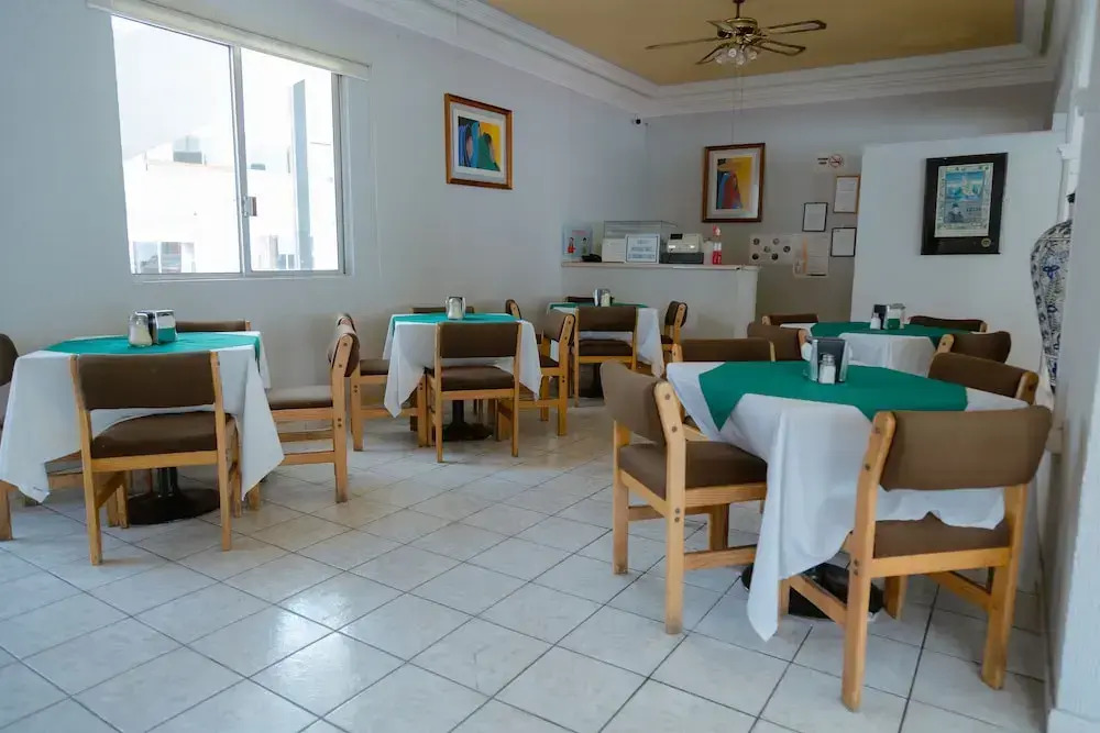 Hotel Zacatecas Courts