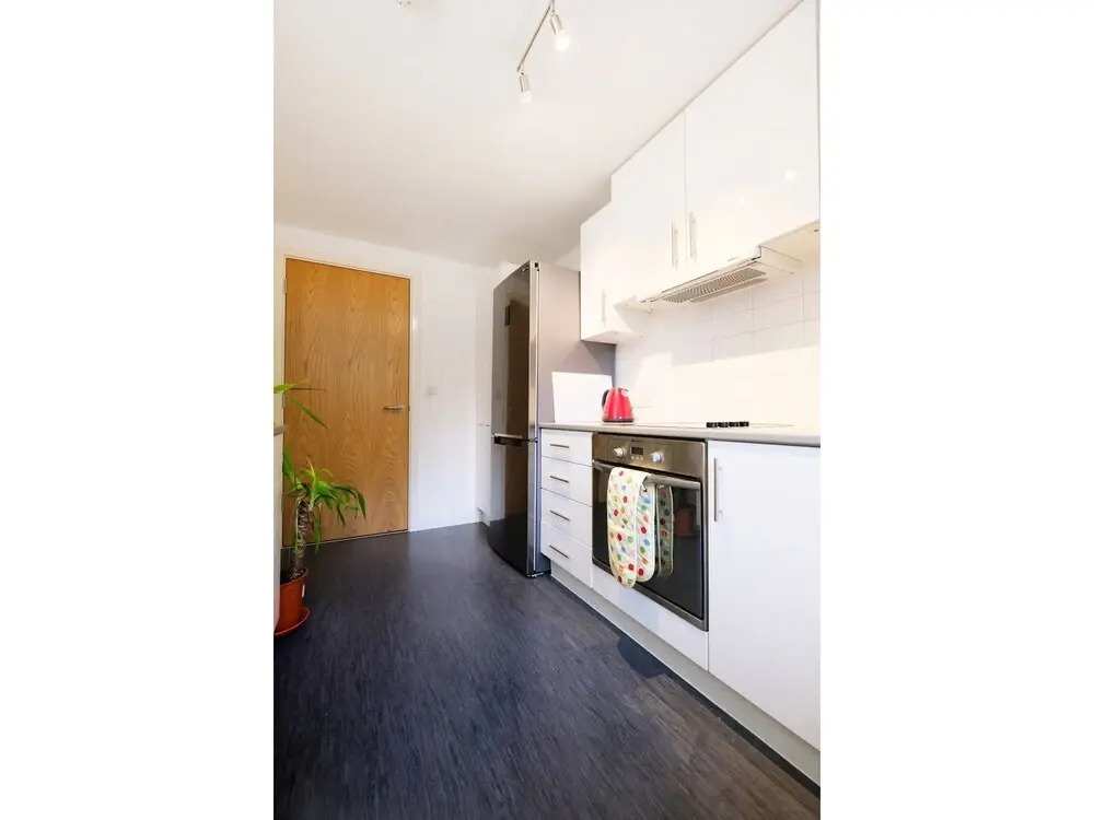2 Bedroom Flat in Zone 1