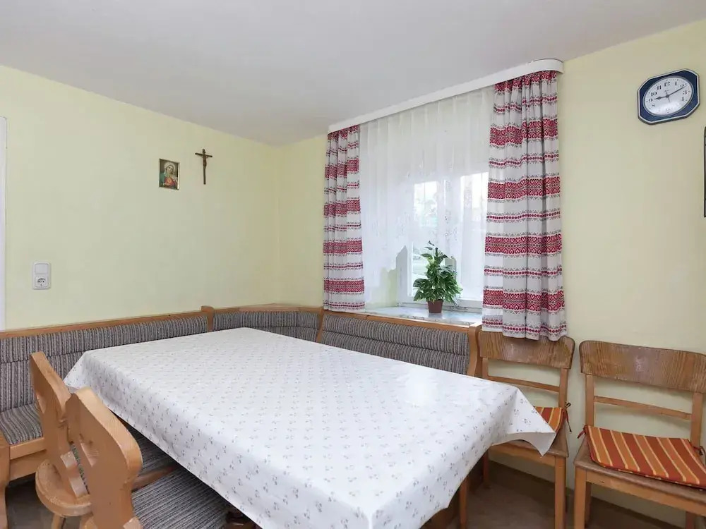 Ferienhaus mit Garten in Waldnähe