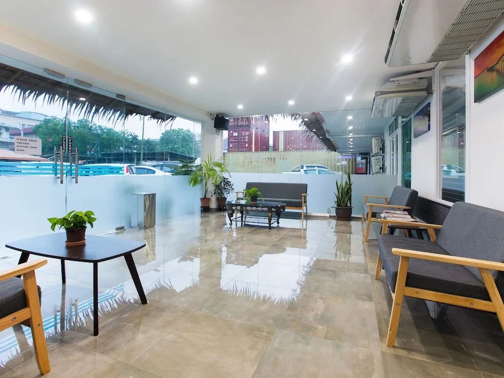 Oyo 1156 3S Hotel
