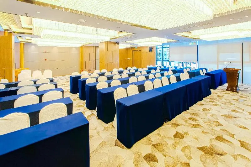 Xinyi Central Orange Crystal