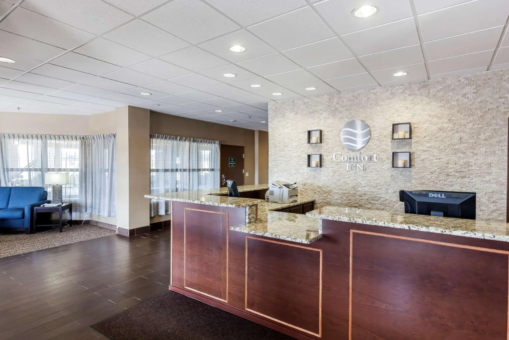 Comfort Inn & Suites Near University of Wyoming