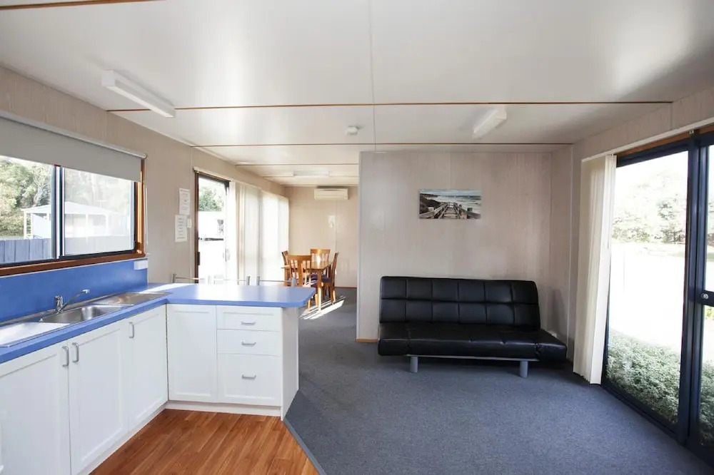 Seven Mile Beach Cabin and Caravan Park
