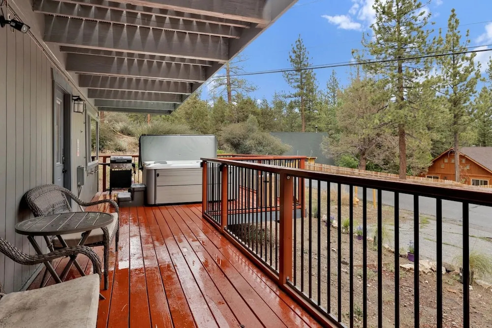 2135-ursa Minor 2 Bedroom Home by RedAwning