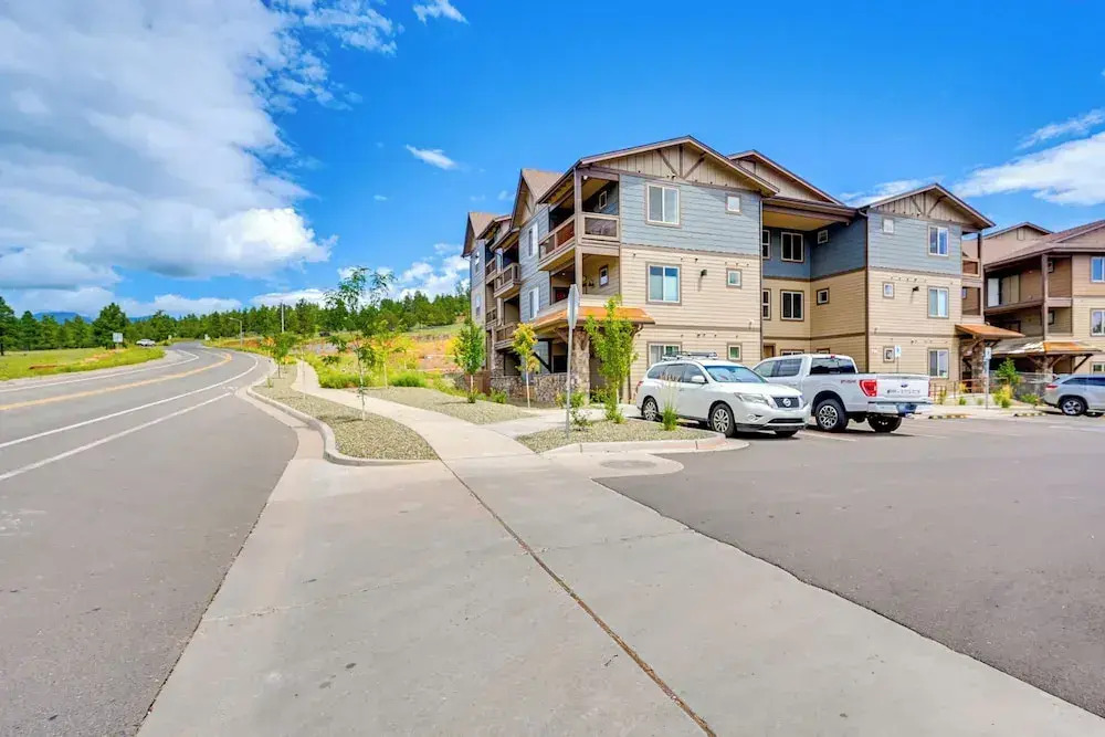 2 Mi to Dtwn & Nau: Flagstaff Condo w/ Patio!