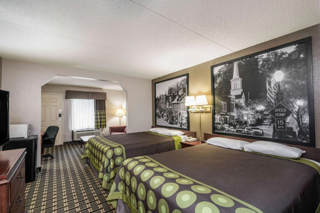 Super 8 by Wyndham Knoxville West/Farragut