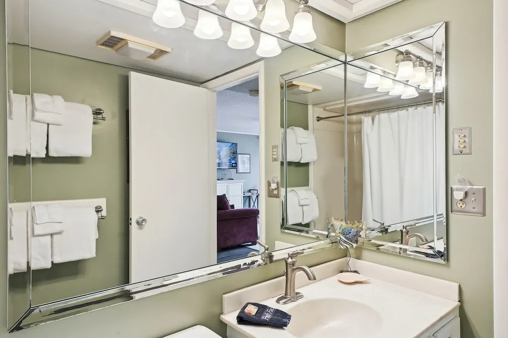 Sandpiper Cove 1053 1 Bedroom Condo by RedAwning