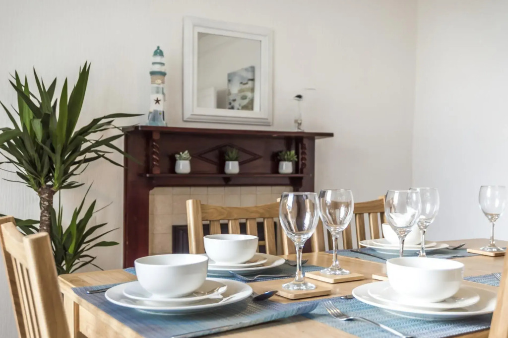 Sandy Retreat - 3 Bedroom Holiday Home - Tenby